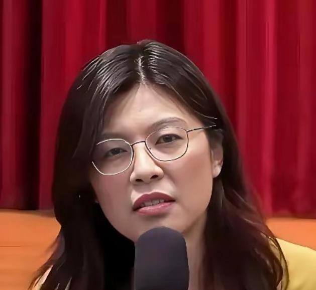 蔡英文无儿无女,郑丽文也无儿无女。蔡英文政治生涯,对郑丽文有没有烙在心里影响。