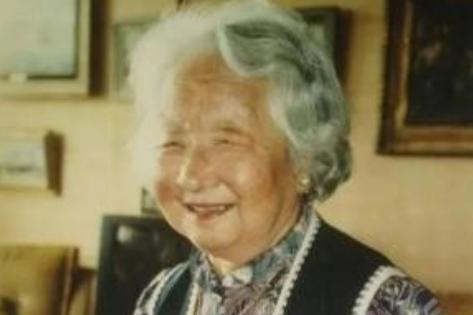 1943年，比利时青年罗格尔即将被德军执行绞刑，国王亲自向德军求情，但德军却丝毫