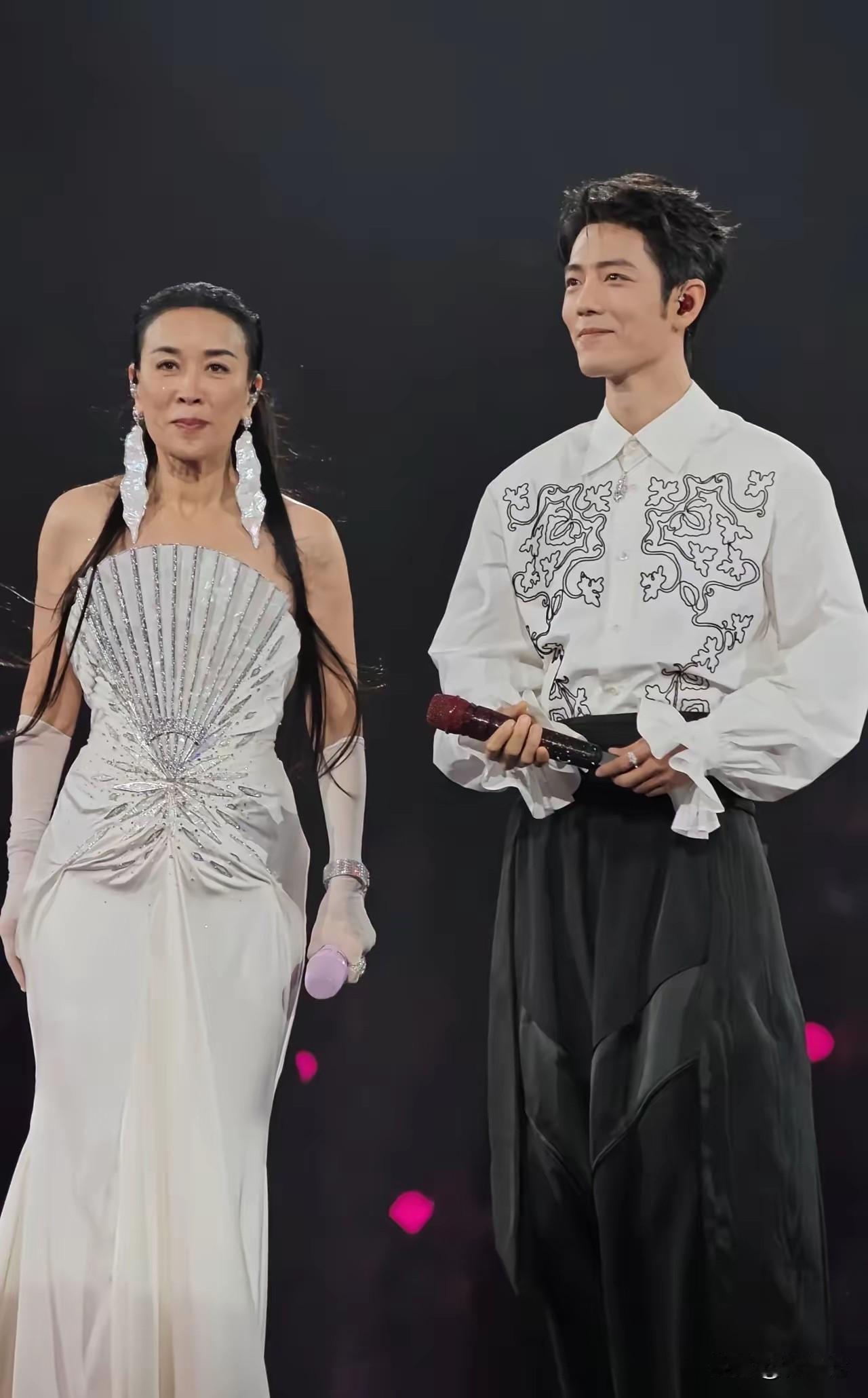 一场演唱会全是人情世故那英的朋友圈太强大了，北京一场演唱会上，肖战都去当嘉宾了