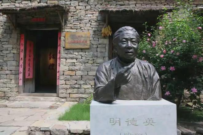 ☁1941年，山东哑巴女子明德英，用乳汁救活了八路军小战士庄新民。，令她没