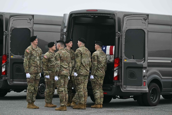 #美媒曝美军飞行员生存秘籍#【美媒披露：美军如何训练在敌后生存？】#美军如何训