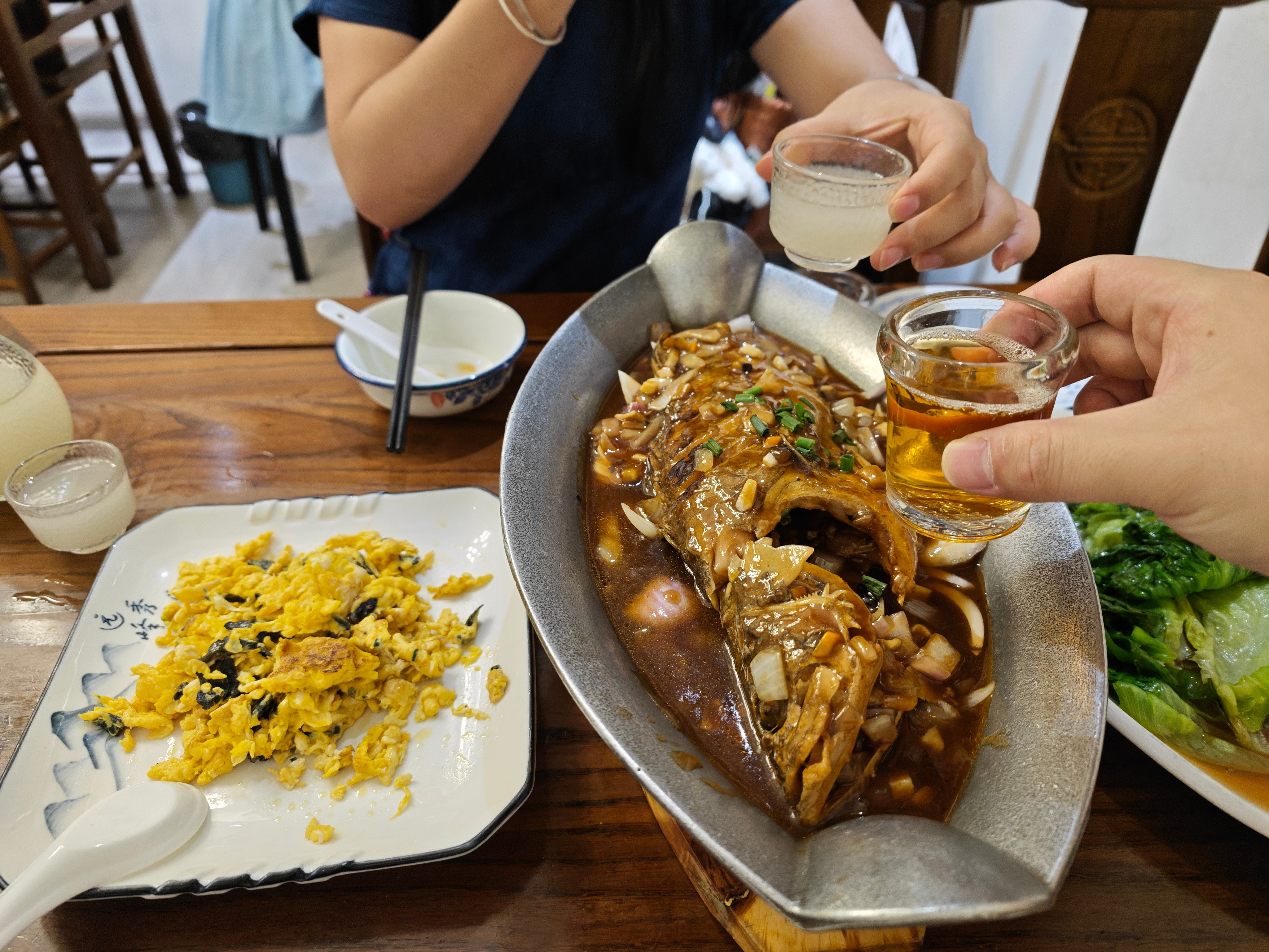 两顿饭都吃的挺满意的，臭鳜鱼真好吃[点赞]​​​