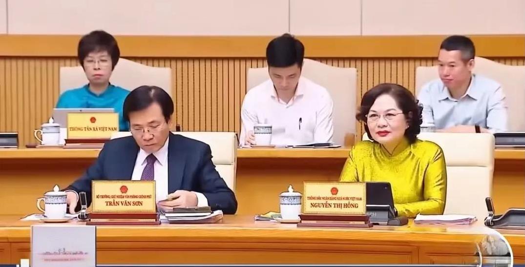 不得不说，阮氏红也是越南国会的一道靓丽风景线阮氏红作为越南央行的掌舵人，雷厉风