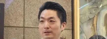 台北市长蒋万安今天在受访时被媒体提问，民进党立委王义川说台中市长卢秀燕勘灾时妆容