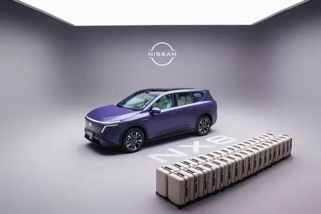 夏天38度，你骑着两轮电动车去接孩子。孩子上车第一句：“妈妈，好热。”到家后背全