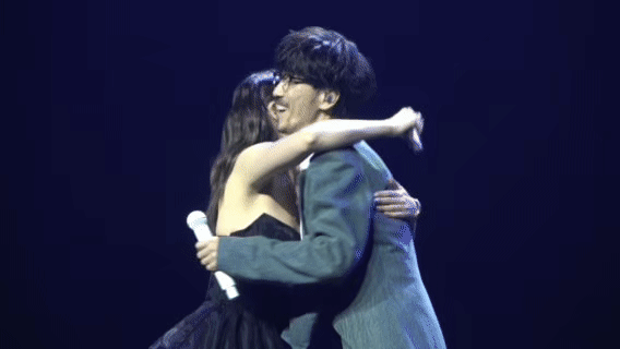 不早说周传雄陈慧琳是青梅牛马原来周传雄和陈慧琳这对“初代同事”是这么铁的“青梅