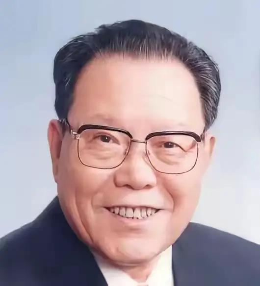 64岁破格执掌中组部，无派系无后台，他凭实干服众。1994年，64岁的张全