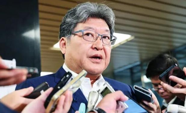 高市早苗被自己的“心腹”逼到了墙角。 日本首相高市早苗计划9月16日调整自民
