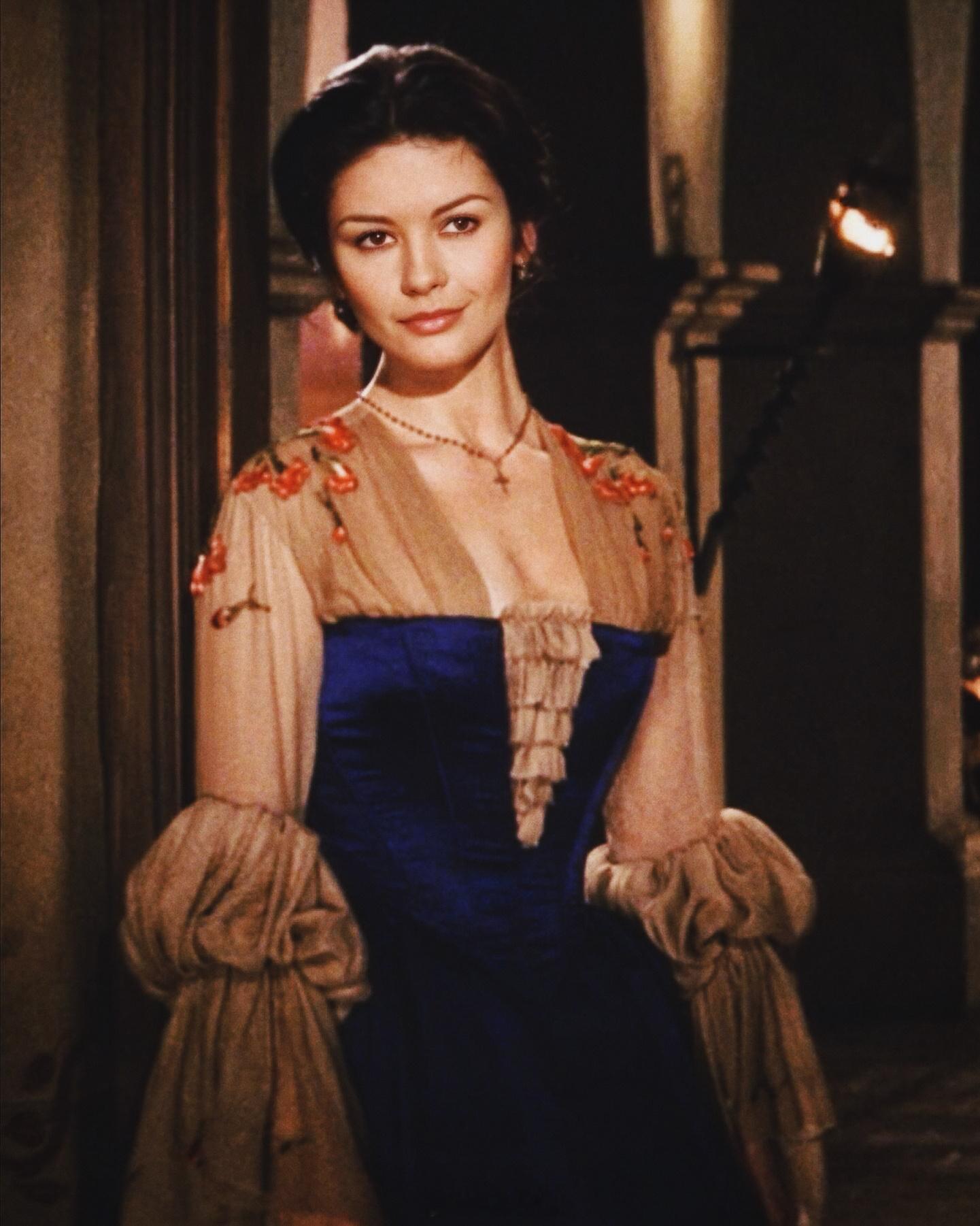 瞿颖怎么会那么好笑看瞿颖姐姐上Papi频道，内娱版苏菲·玛索和中国版凯瑟琳·泽塔