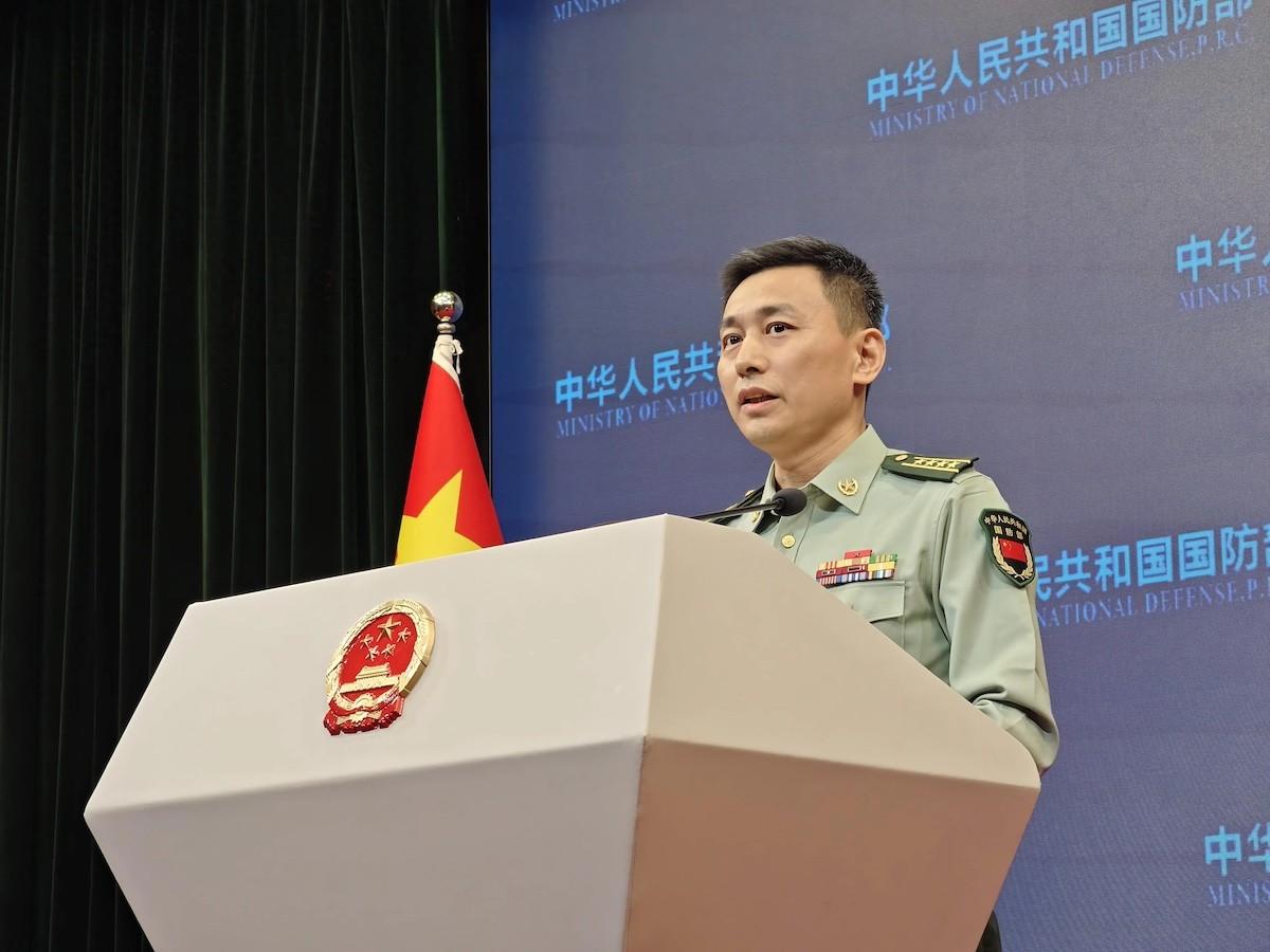 美防长香会狂言闯下大祸！中国国防部雷霆反击引爆外网：解放军'能力手段强大可靠'震撼全球，南海双航母亮剑震慑美军！