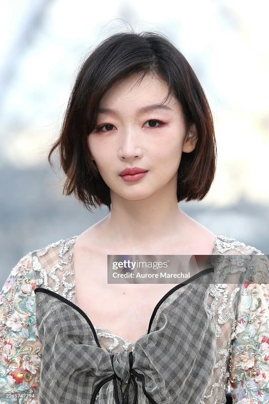 周冬雨不是不想演，是没人找她演。现在不拍戏了？原因很简单，她就靠幼态与反骨的反