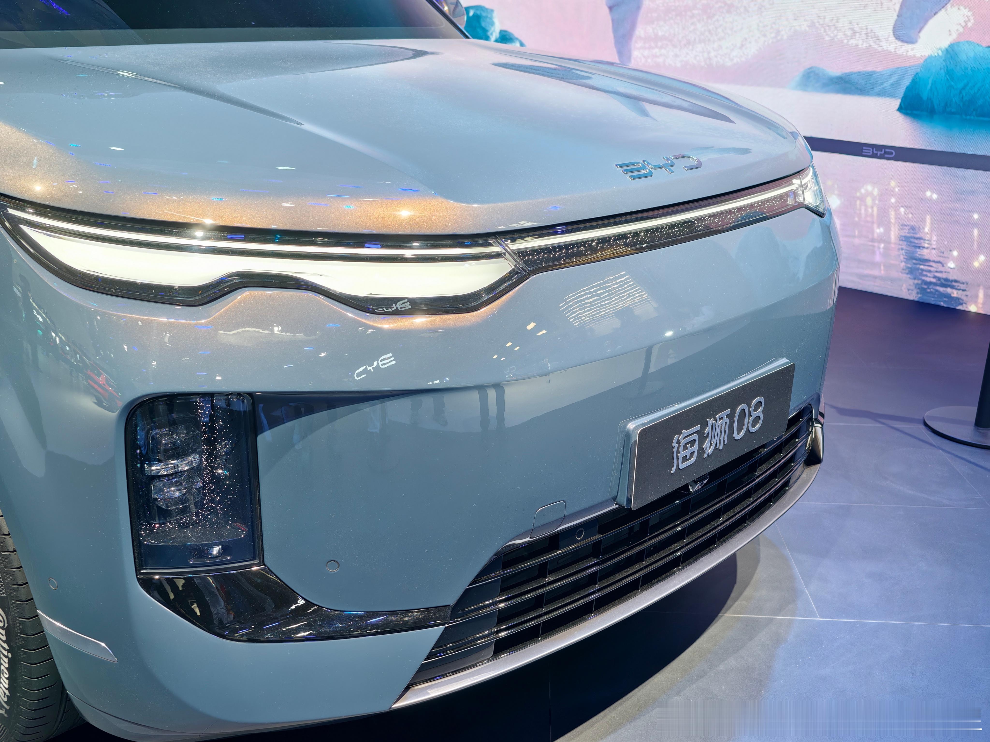 海狮08本次车展亮相内饰和大获好评的海豹08一个风格，比亚迪的内饰从2020