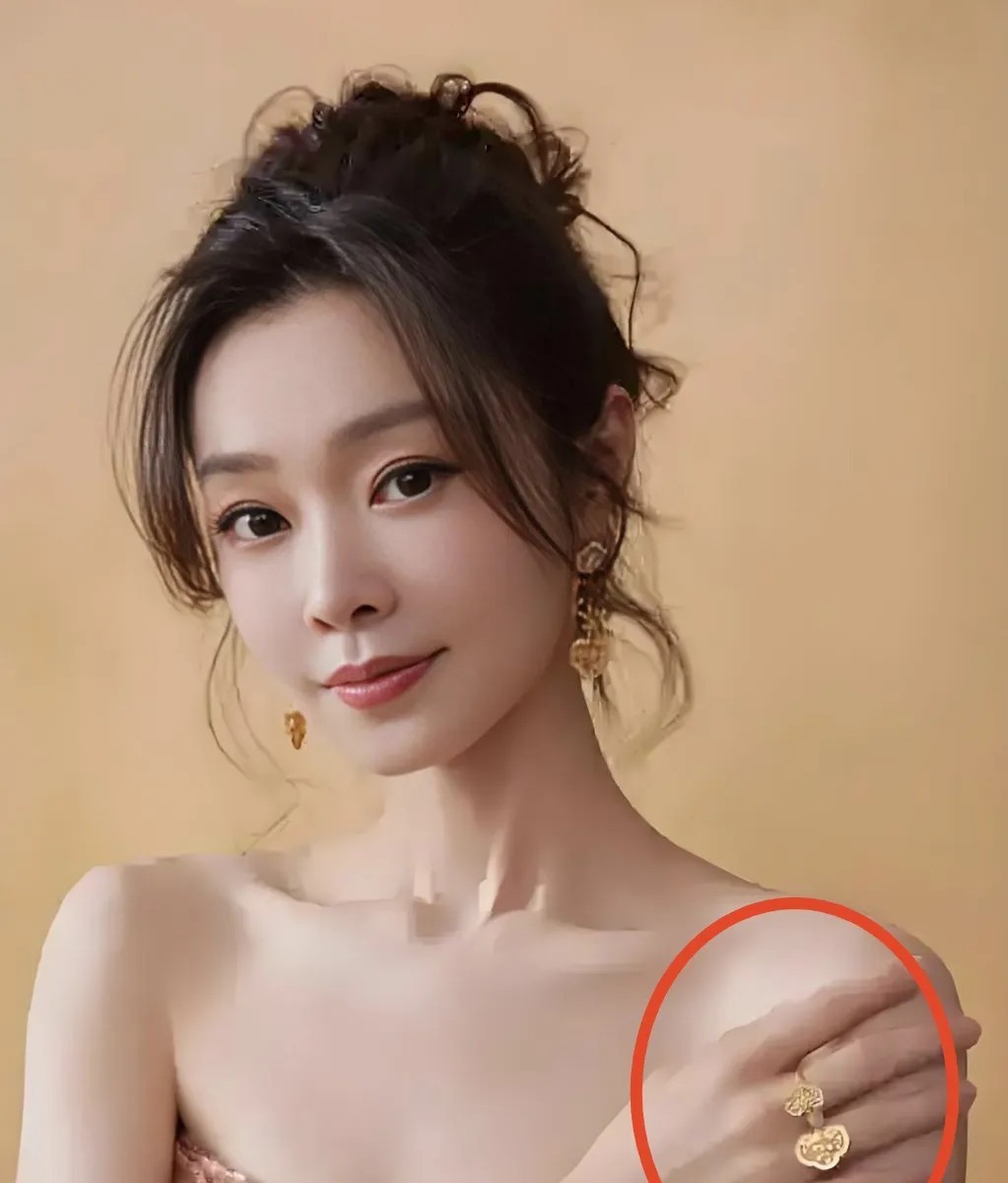宋轶这个人，完全经不起细究，仔细一扒拉她这几年拍的戏，每一部戏的演技都在线，