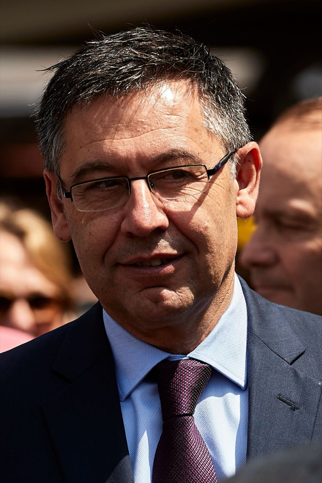 问：你周日会投票吗❓🚨巴托梅乌：是的，我会投票，而且我认为巴塞罗那应该考虑换