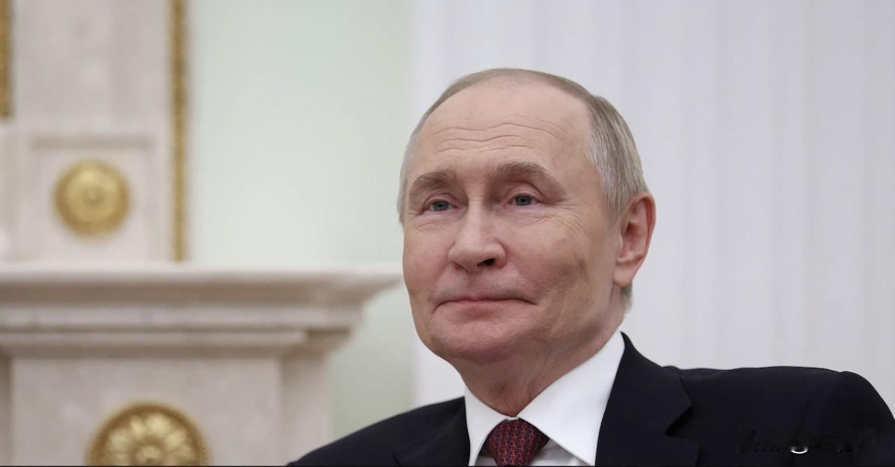 2025年12月2日09:54当弗拉基米尔·普京在克里姆林宫接见唐纳德·特