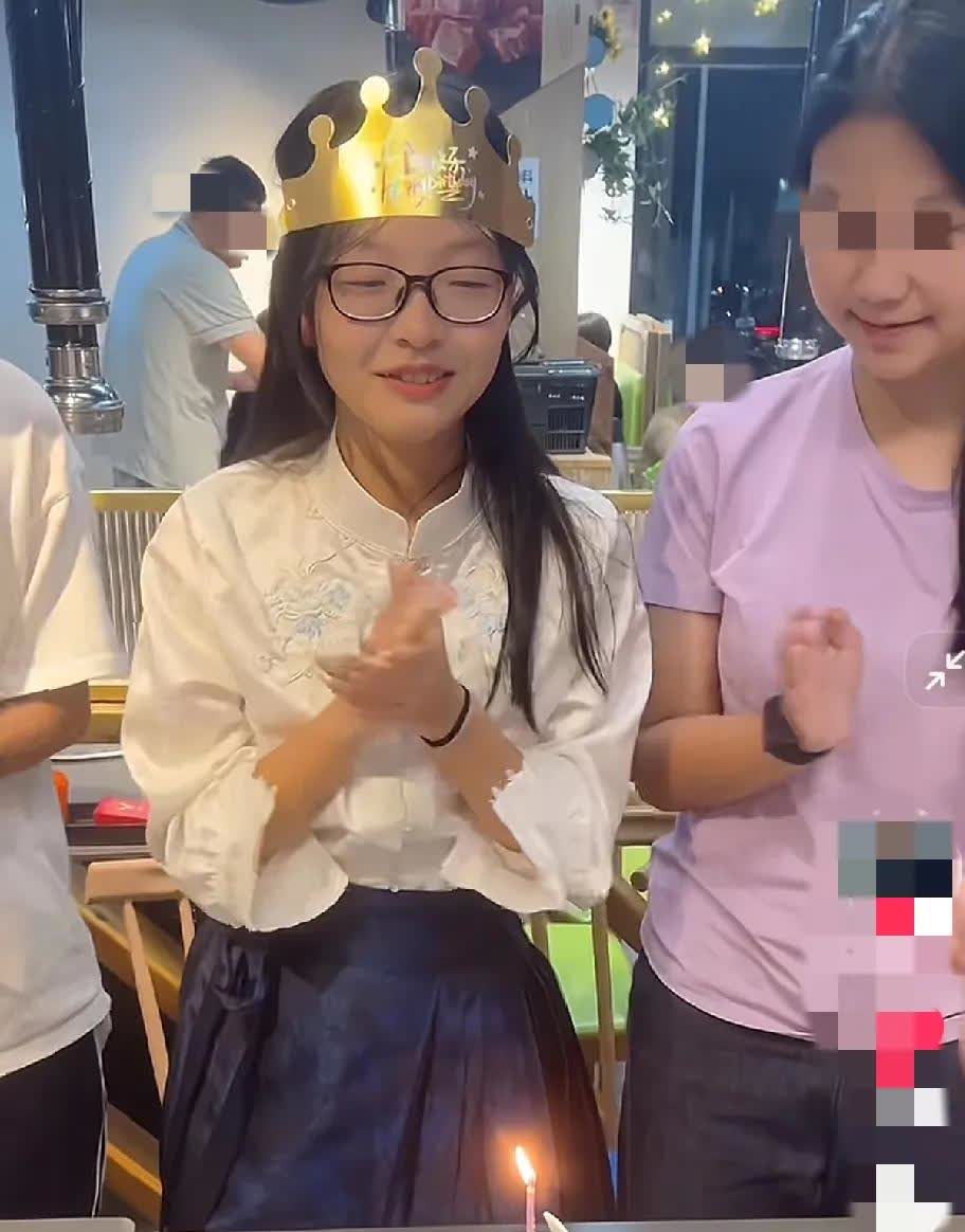 谢浩男家现在的局面，发生了逆转。原来是女主内男主外，现在