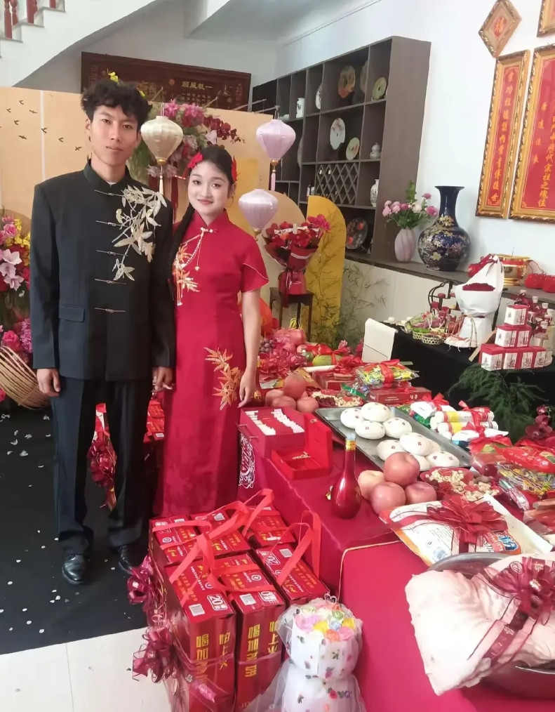 这样的订婚现场，往后难道不会越来越多吗？[大笑][大笑][大笑]