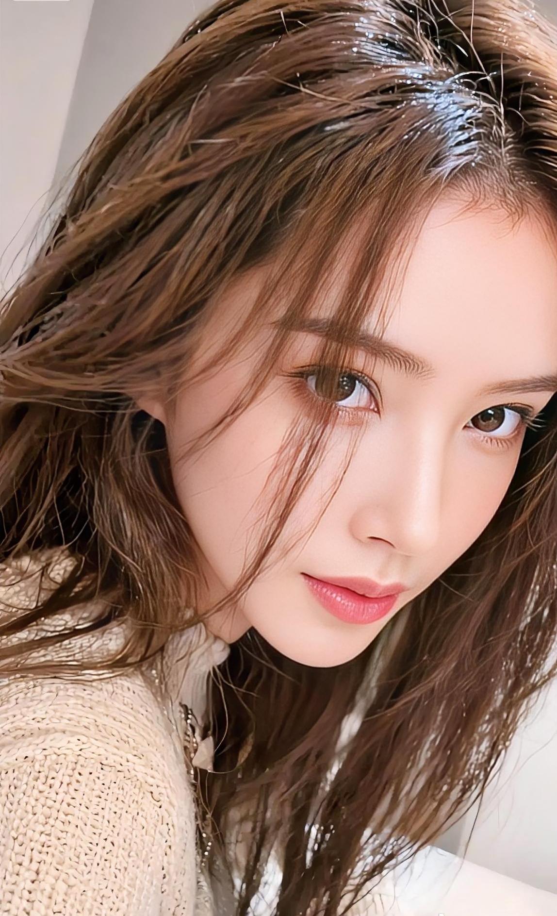 什么年龄段的女人最有女人味?美女的美丽瞬间分享年年顺顺利利，求下联如何把美