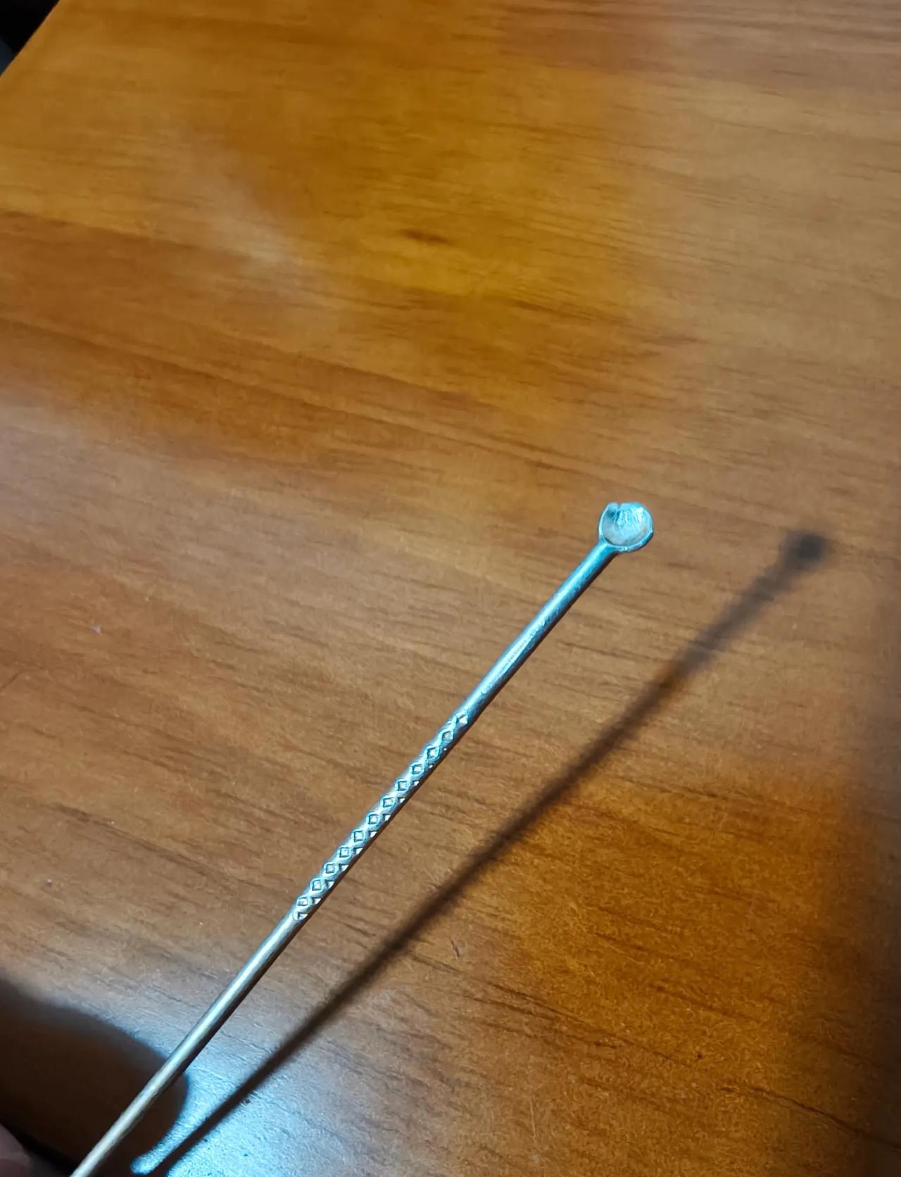 创作训练营开营啦现在谁家里还有这种挖耳勺？我记得小时候，上小学的时候，这个挖耳勺