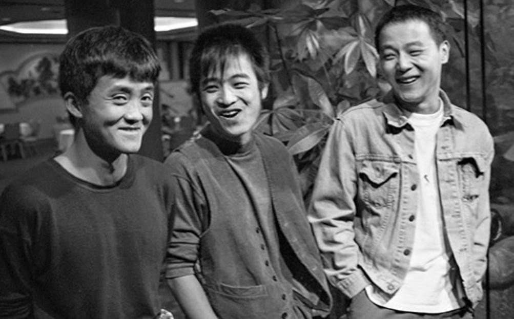 何勇离世第9天，窦唯写了一首4分钟的歌送别老友何勇走了一个多星期，圈子里的悼念渐渐平息，余悲还在空气