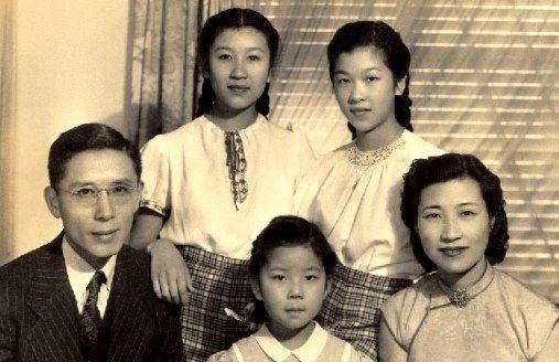 1930年，28岁的清华教授周培源仍然单身，朋友拿来一沓照片让他挑选，上面都是北