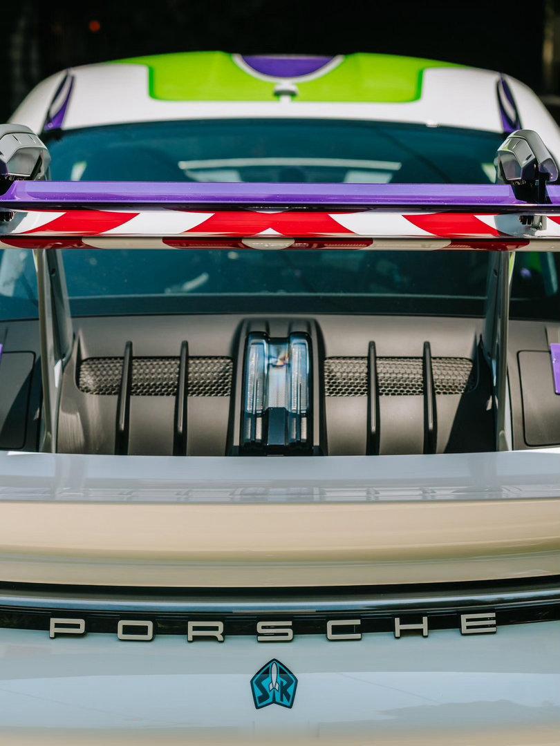 巴斯光年版911GT3RS，把动画照进现实，各种细节拉满了保时捷911