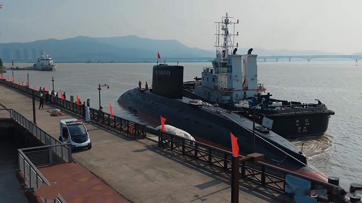 我国636型基洛级潜艇开始退役。近日，我国第一艘636宣布退役，这是我国在全部