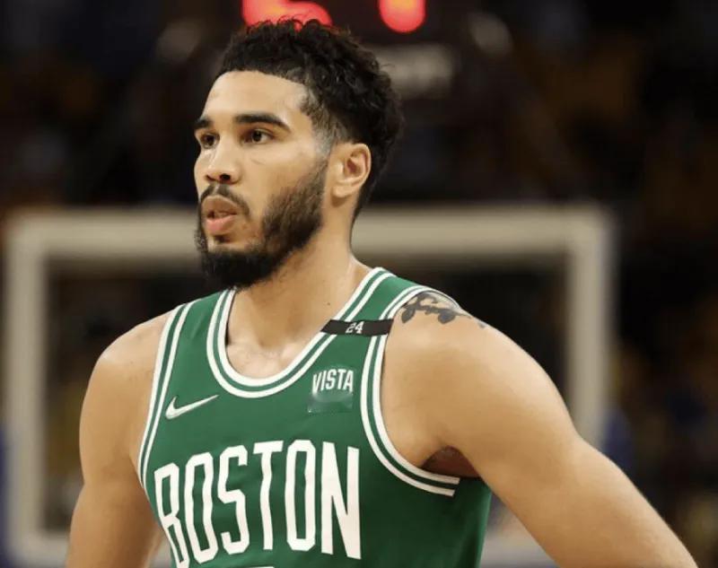 塔图姆球痴实锤了。这职业态度，放眼NBA历史，也是相当炸裂的。跟腱断裂，到现