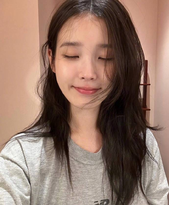IU李知恩♡
