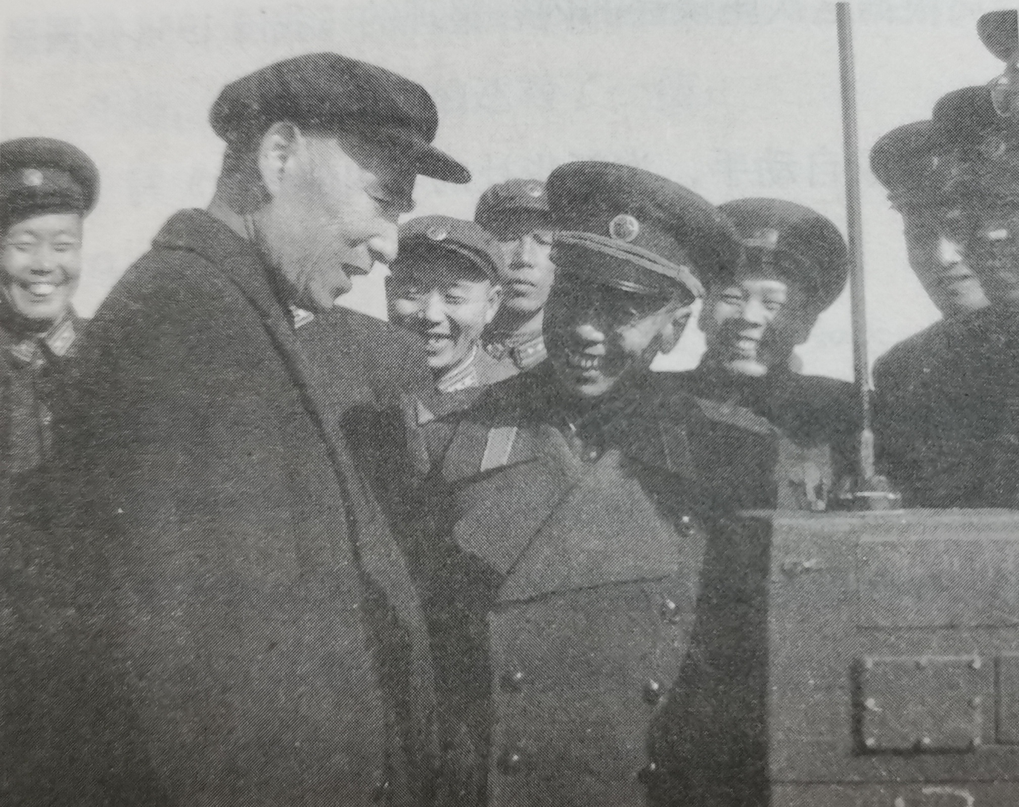 开国上将陈再道回忆说，1965年的一天，林彪来武汉。按照规定，身为武汉军区司令员