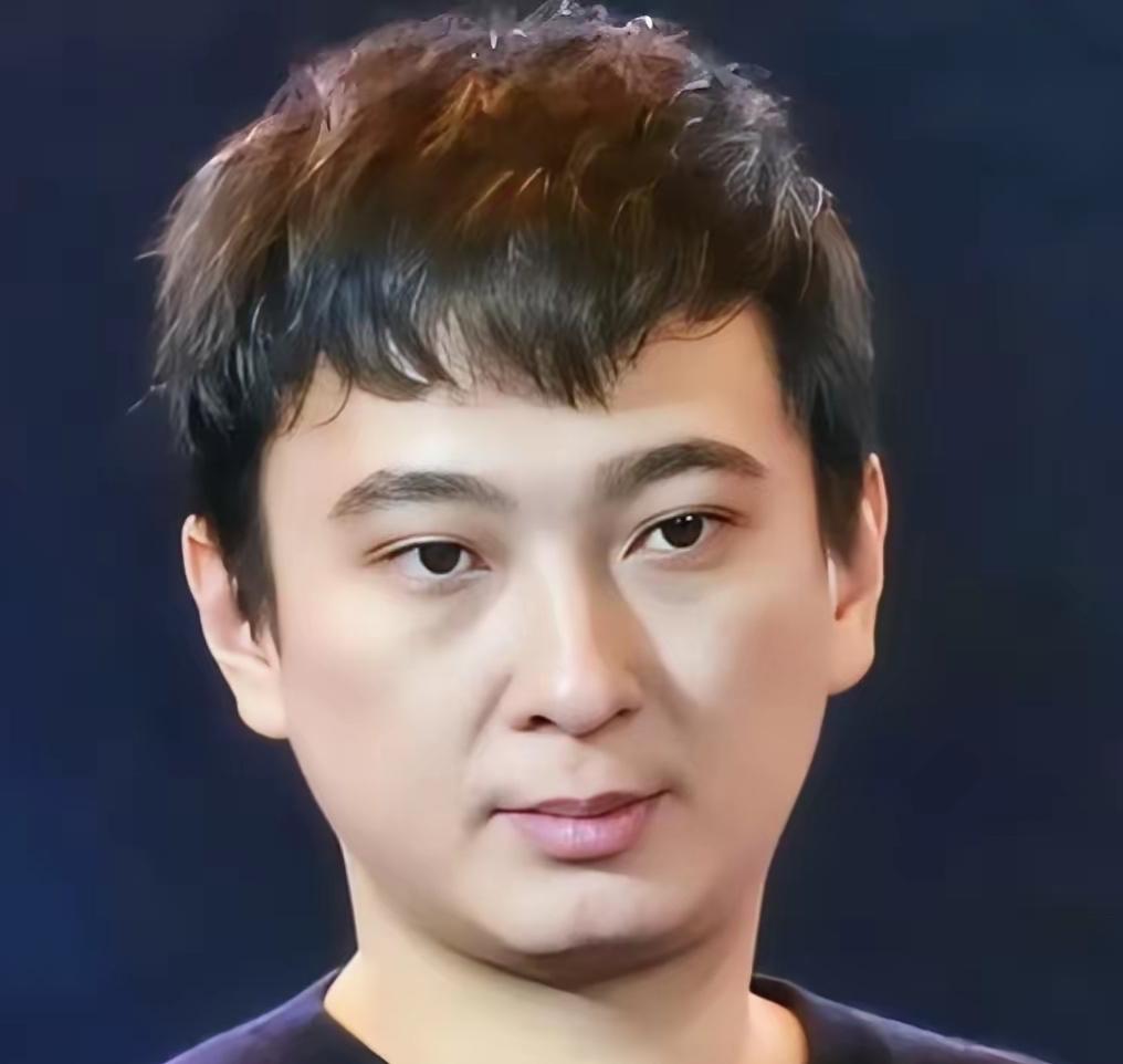 王思聪现身澳门看权志龙演唱会彩排，同行的有多位美女，虽然戴着口罩还是被网友认出，