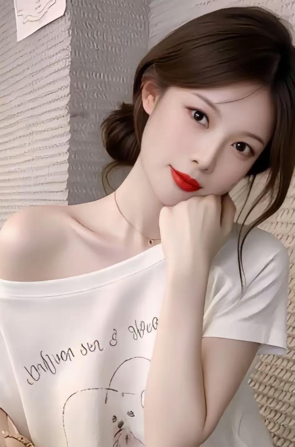 和一个幼儿园的老师聊天，几乎每天晚上都聊，慢慢就变成一种习惯了。