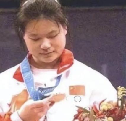 “我做得最正确的事，就是卖掉所有金牌！”2003年，奥运冠军陈晓敏，卖掉自己的9