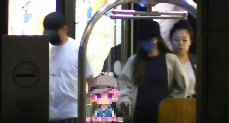 文章新恋情，被狗仔曝光了！女方年轻又漂亮！5月27日，狗仔突然放出41岁文章，和