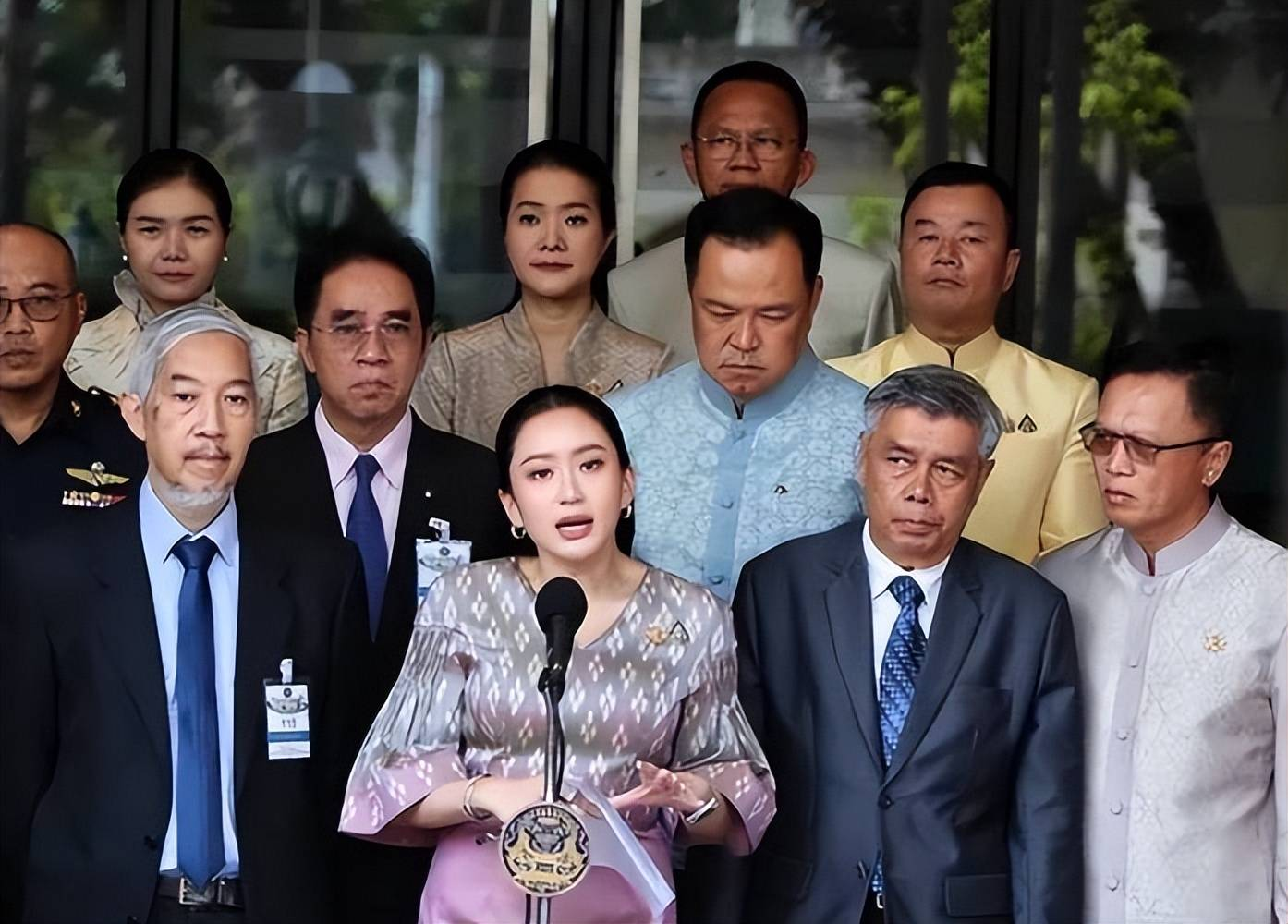我方三大部门同时行动，泰国端出大杀器，佩通坦含泪发声