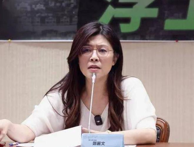 郑丽文够厉害！郑丽文在岛内政坛与众不同。她处理两岸议题的时候，措辞直