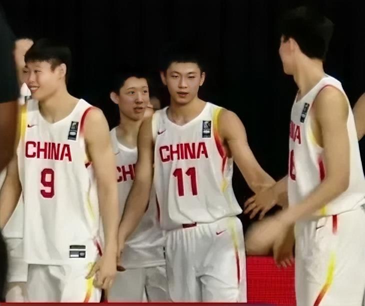 中国U18男篮新星张淳智的三分球真是准的吓人！今天中国U18以79-66战胜新西