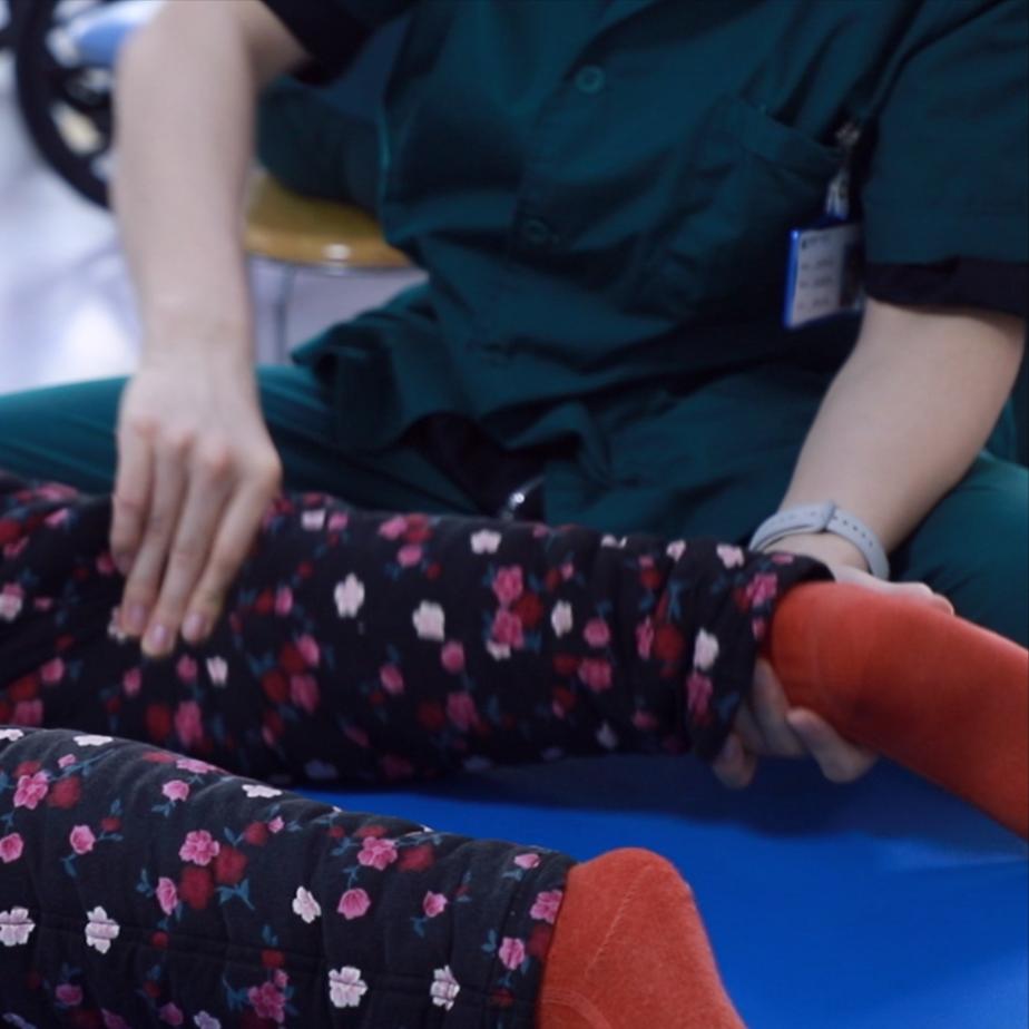 偏瘫抓住这六个月，康复效果好一倍！许多偏瘫患者和家属并不知道，脑损伤后的前六个