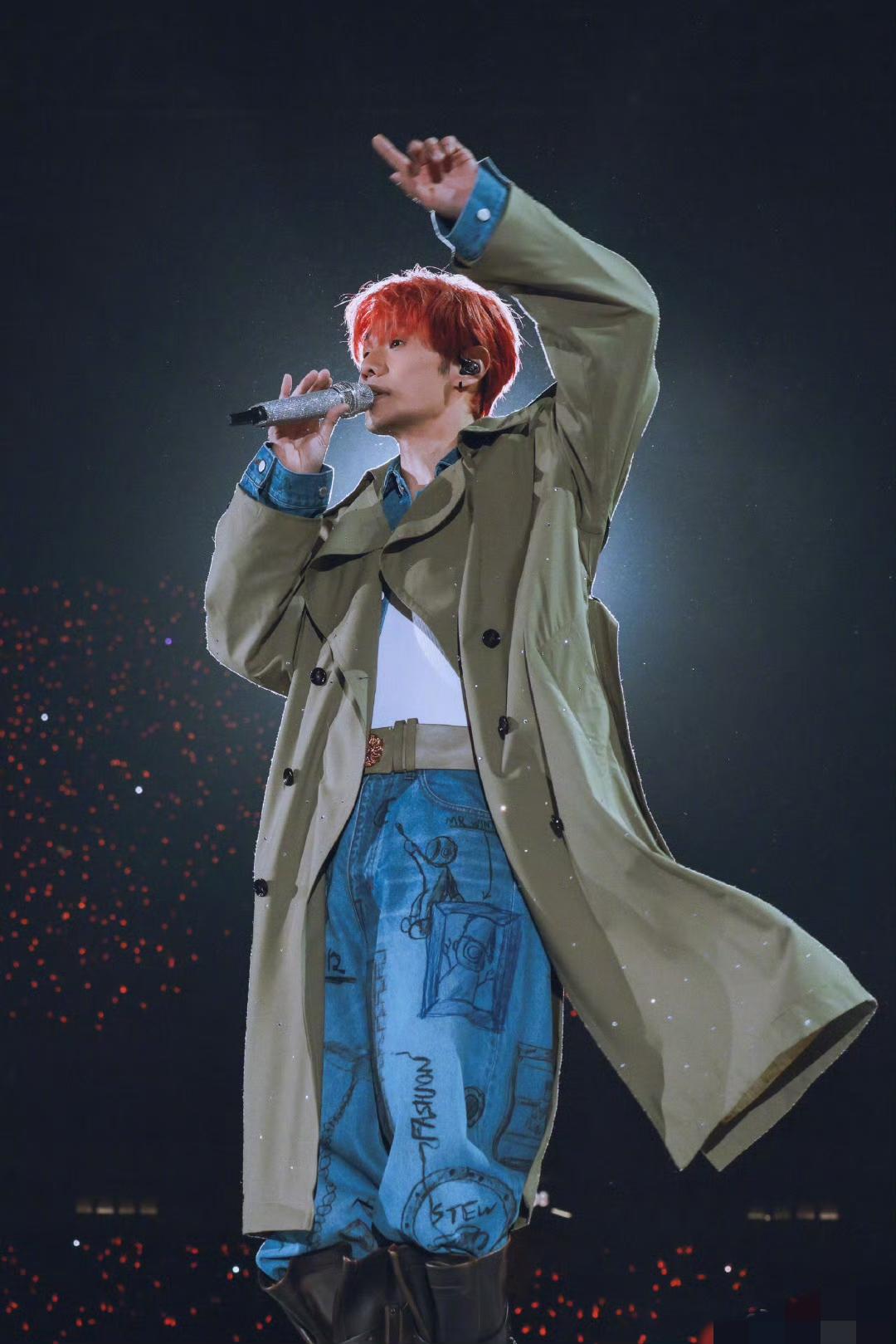 不出意外，最恶心的事还是发生了。李荣浩正面指责了单依纯之后，马上就迎来报复