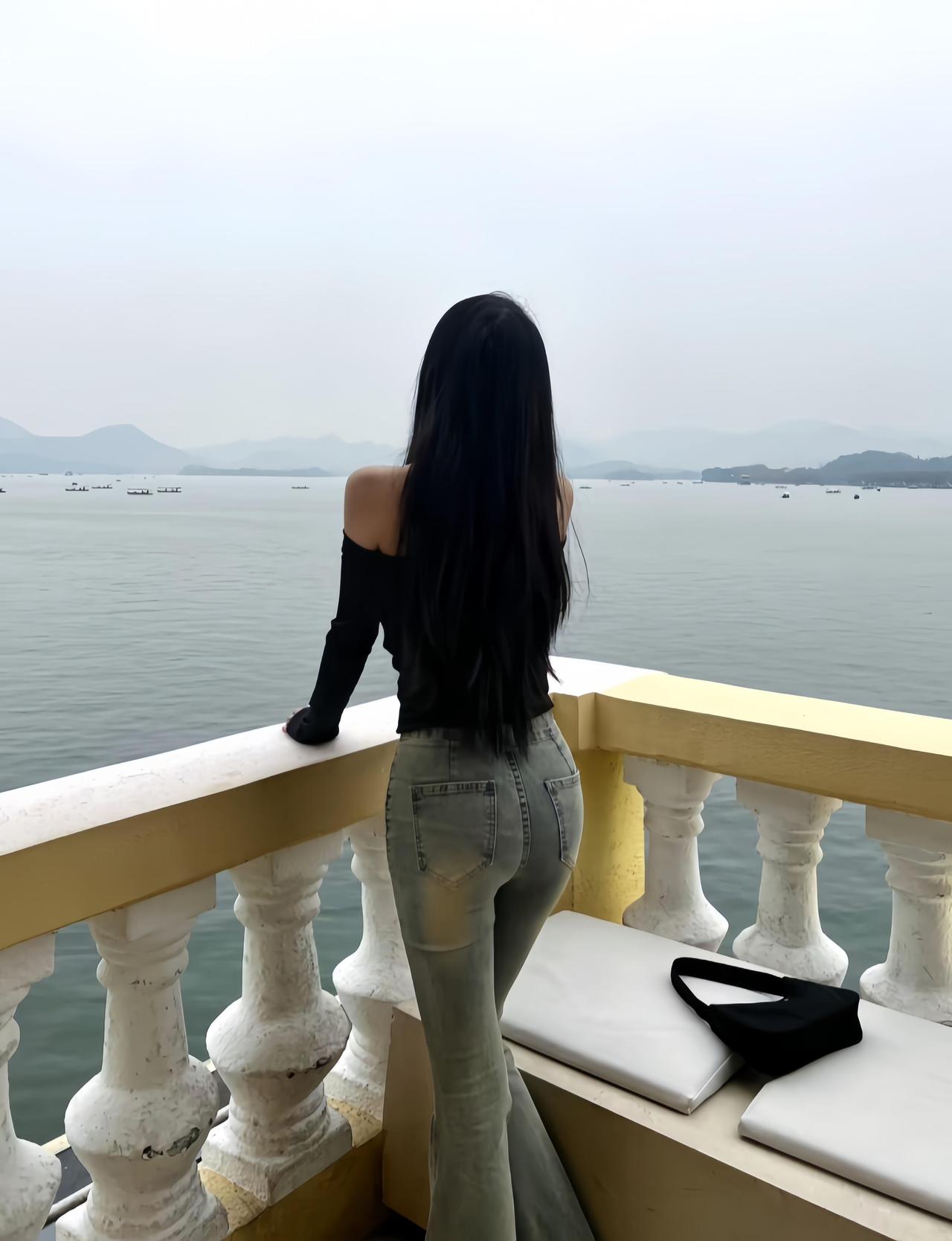 人这一辈子，对孩子，最好的爱，是让他长成他自己。这话说起来轻巧，做起来