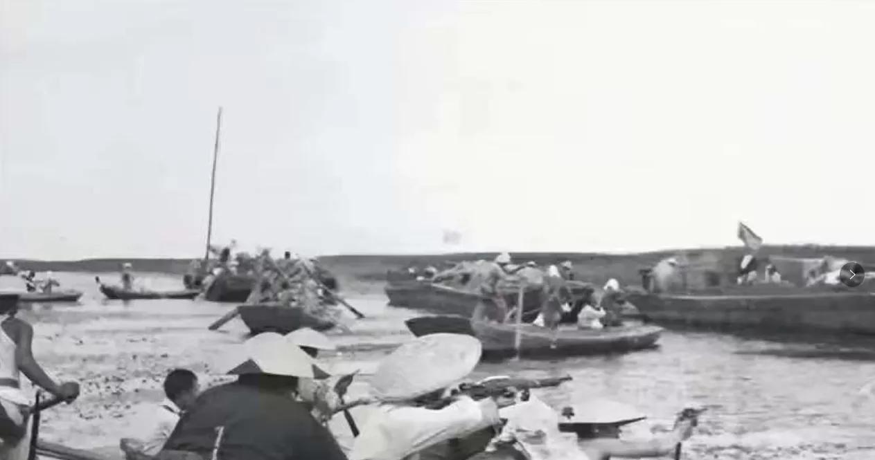 1941年，海匪要把陶勇送给日本人，陶勇盯着孙二虎说：“你知道他们杀了多少人吗？