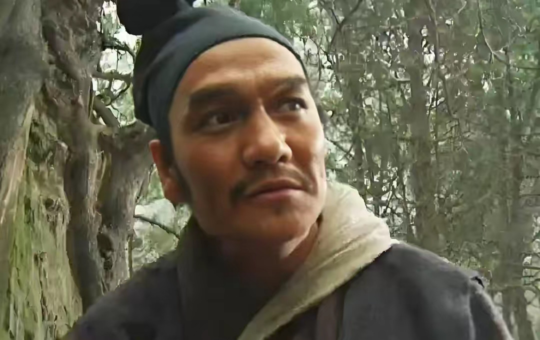读了那么多遍水浒，才发现的一个秘密！晁盖的死起因其实都是刘唐引起的！这个在武松上山就埋下了伏笔。当时