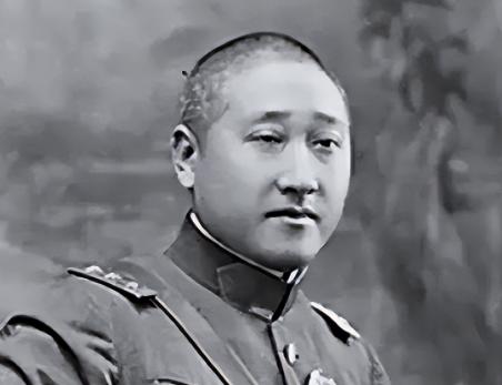 徐树铮到了上海，敢不敢惹杜月笙？徐树铮一到上海，真正让黄金荣和杜月笙头疼的，不是