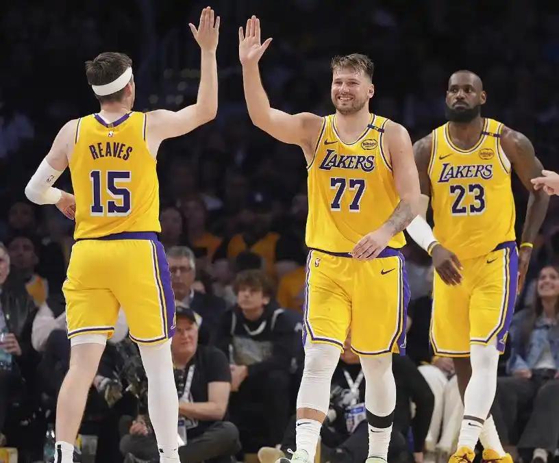 湖人和公牛的比赛中可以看出三点：一、这是一场攻击的大战，双方都没有什么防守