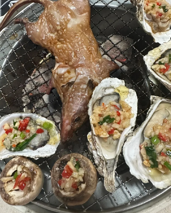 广东人请解释一下这是吃迷你版烤乳猪吗？