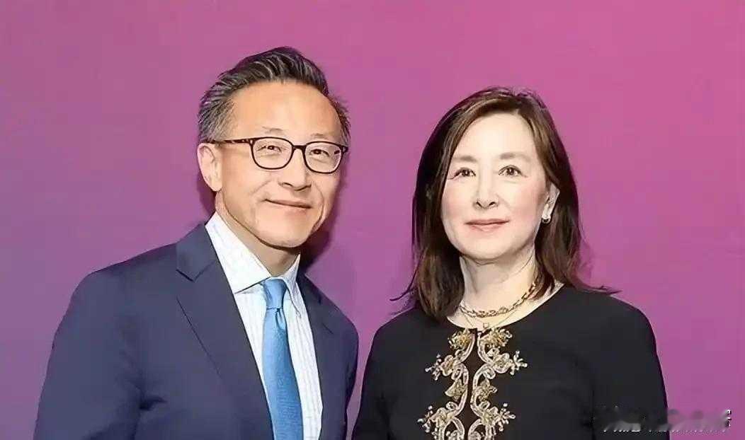 蔡崇信婚变：桃色谣言的生成与消解8月初阿里董事会主席蔡崇信与妻子吴明华的离婚