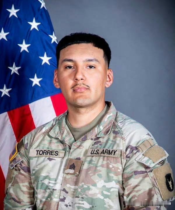 美国军方公布了前两天在叙利亚巴尔米拉袭击事件中死亡的两名美军士兵照片以及姓名，他