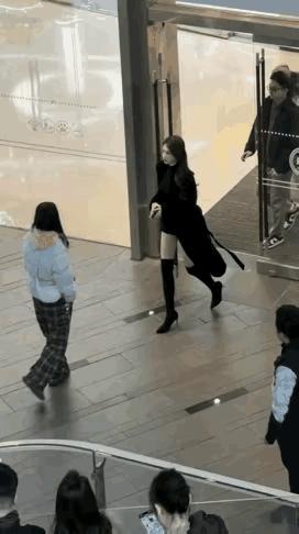 美，真的很搭衣服和鞋子，直接加分。