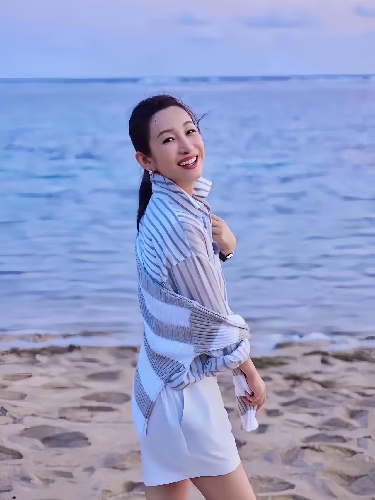秦海璐美照分享，真美[比心][比心][比心]秦海璐美了美了！[赞][赞][赞]秦