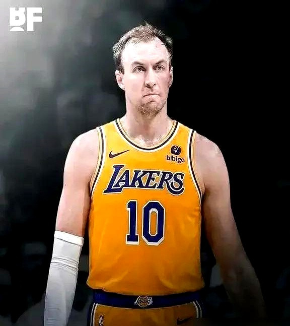 跟着勒布朗·詹姆斯打球，是福是祸？JR·史密斯在骑士队时，效率...